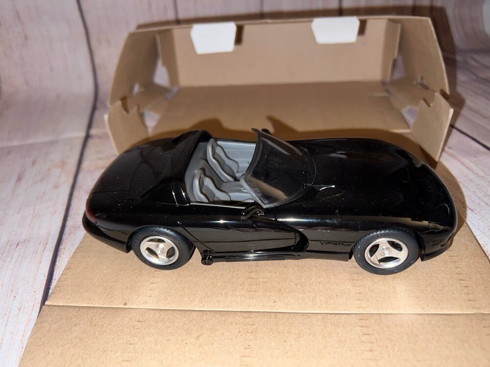 VINTAGE 1993 AMT ERTL 1:25 SCALE PROMO " 1993 DODGE VIPER RT/10 " BLACK 6128